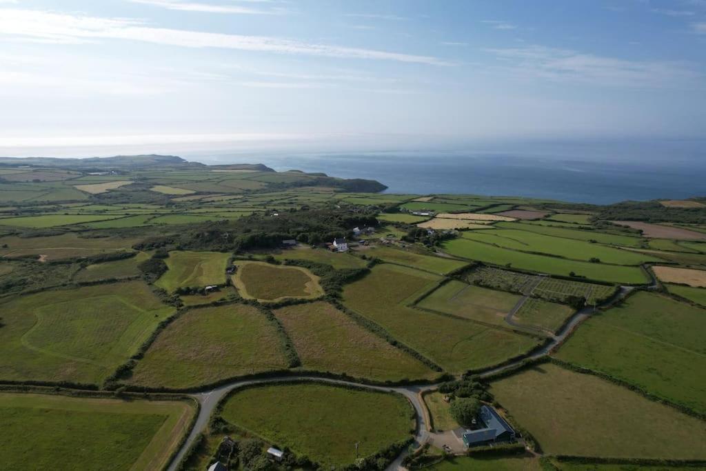 The Dairy @ Trefechan Wen Goodwick Dış mekan fotoğraf