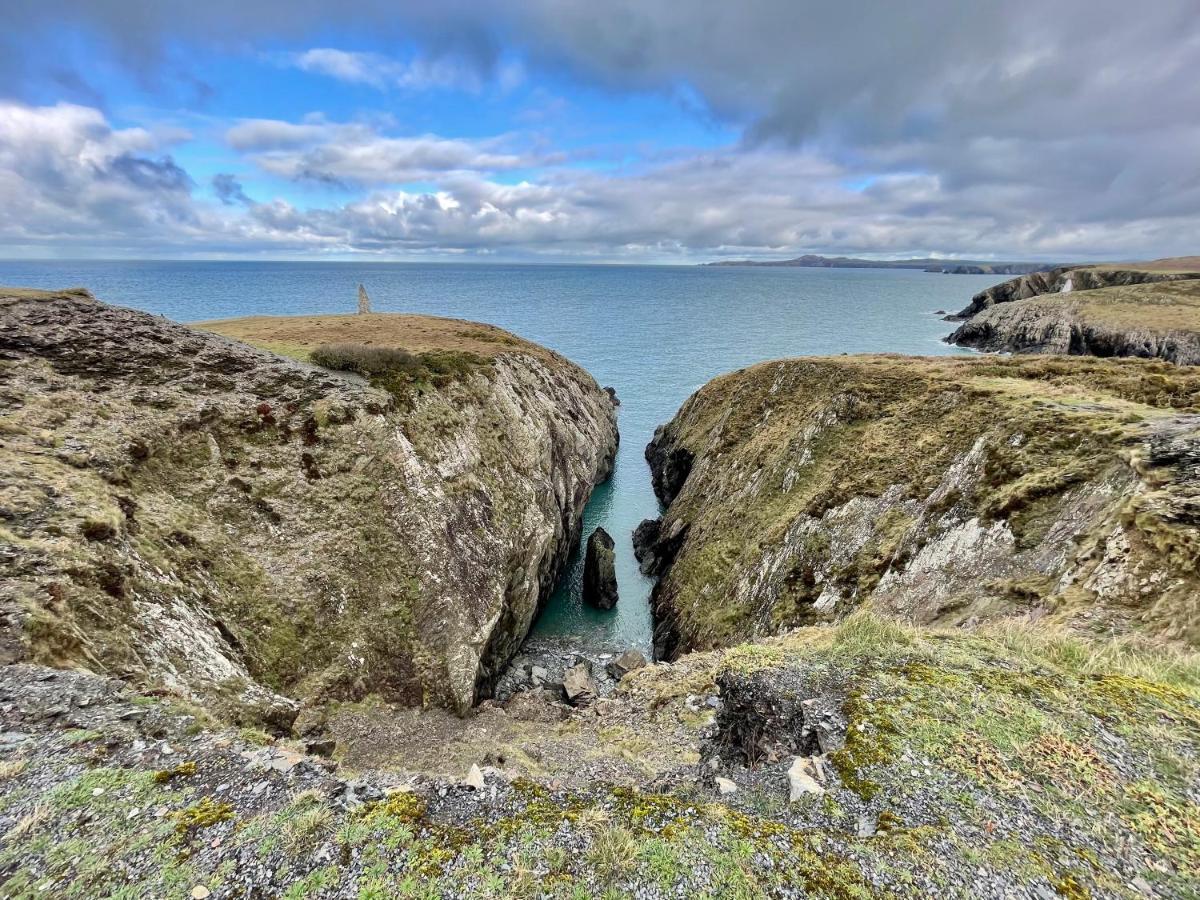 The Dairy @ Trefechan Wen Goodwick Dış mekan fotoğraf